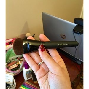 BareMinerals Luxe Performance Makeup Brush